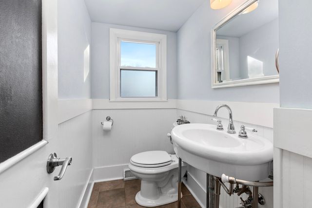 2106 Shallowford Drive, Valparaiso, IN 46383