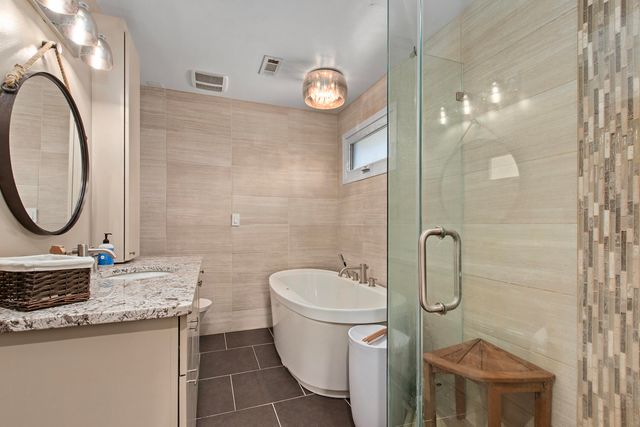 2106 Shallowford Drive, Valparaiso, IN 46383