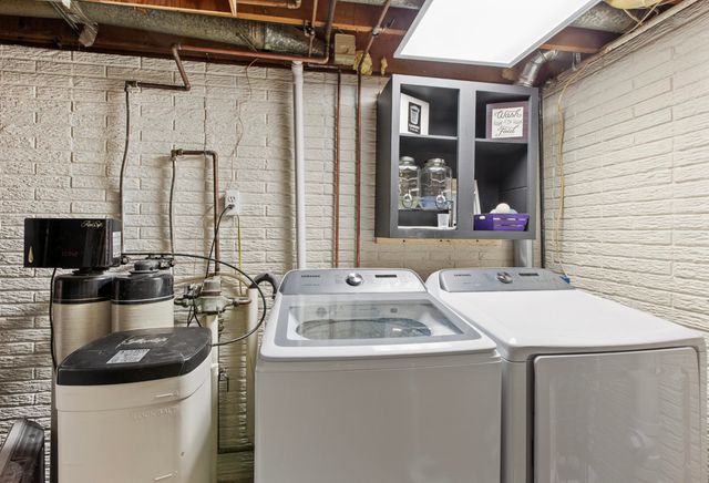 2106 Shallowford Drive, Valparaiso, IN 46383