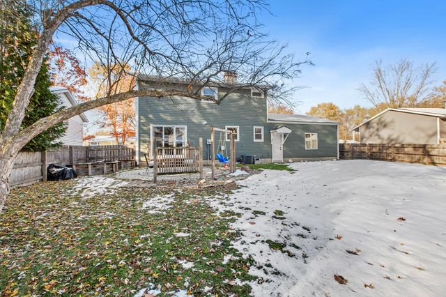 2106 Shallowford Drive, Valparaiso, IN 46383