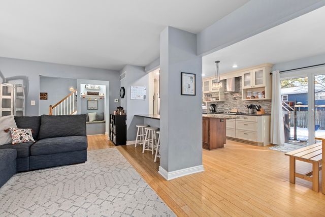 2106 Shallowford Drive, Valparaiso, IN 46383