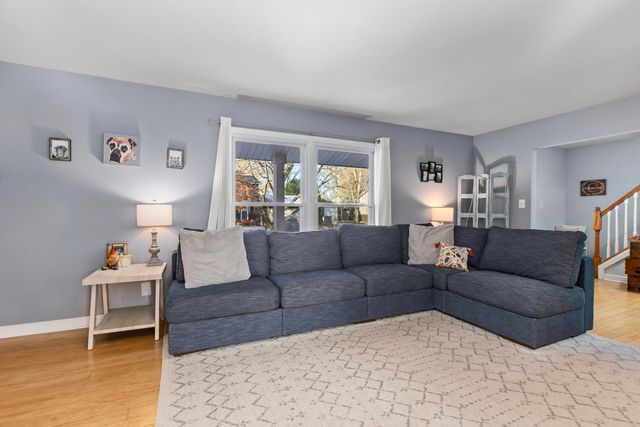 2106 Shallowford Drive, Valparaiso, IN 46383