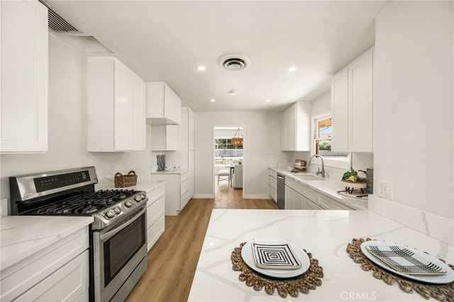 17821 Fairhaven Avenue, North Tustin, CA 92705