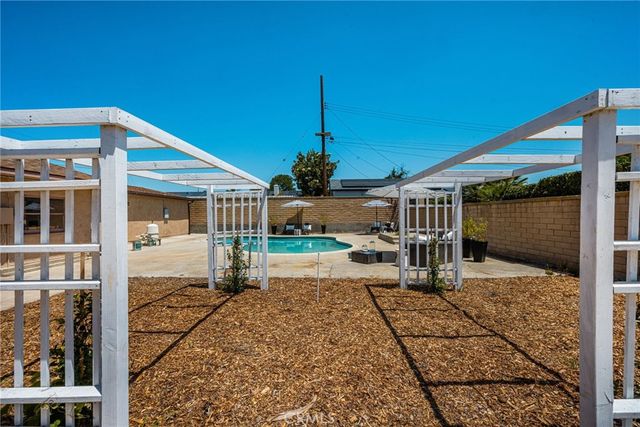 17821 Fairhaven Avenue, North Tustin, CA 92705