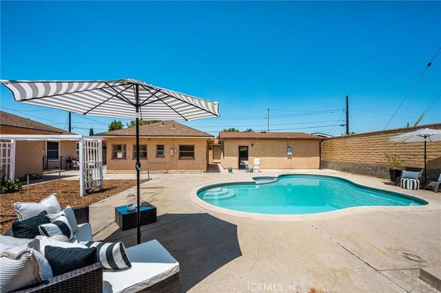 17821 Fairhaven Avenue, North Tustin, CA 92705