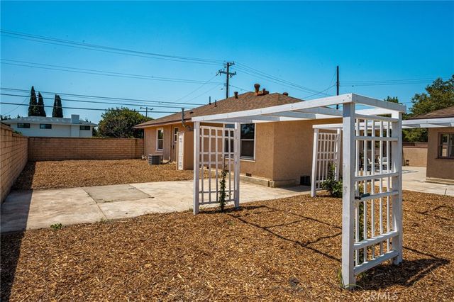 17821 Fairhaven Avenue, North Tustin, CA 92705