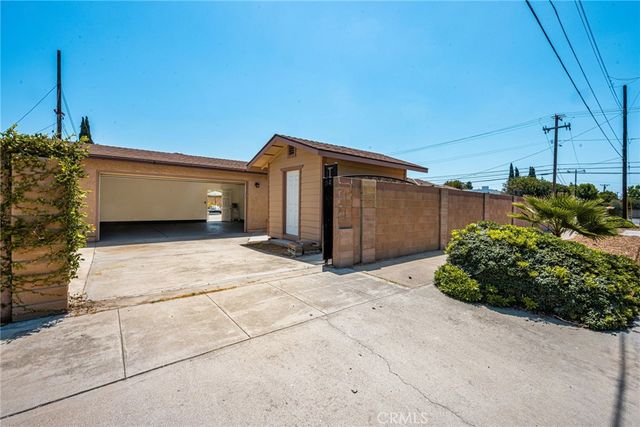 17821 Fairhaven Avenue, North Tustin, CA 92705