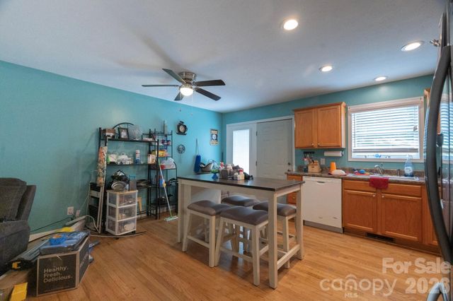2827 Hollybrook Lane, Morganton, NC 28655