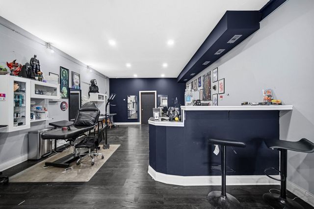 9725 Southwest Highway, Oak Lawn, IL 60453