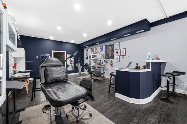 9725 Southwest Highway, Oak Lawn, IL 60453