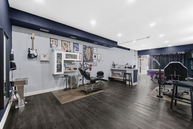 9725 Southwest Highway, Oak Lawn, IL 60453