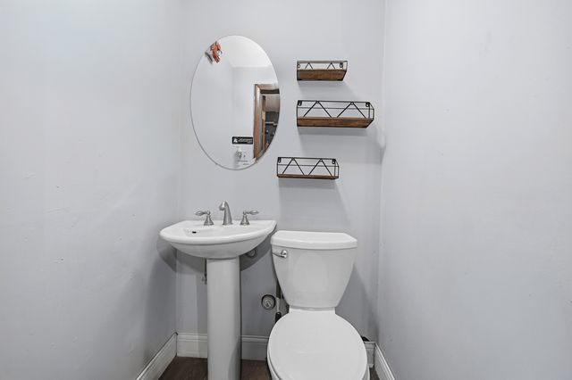 9725 Southwest Highway, Oak Lawn, IL 60453