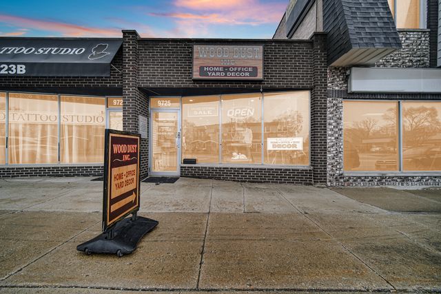 9725 Southwest Highway, Oak Lawn, IL 60453