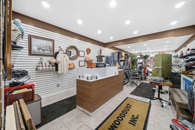 9725 Southwest Highway, Oak Lawn, IL 60453