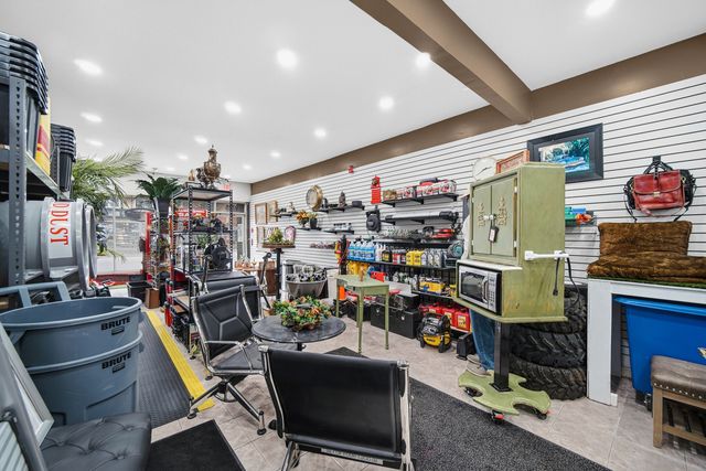 9725 Southwest Highway, Oak Lawn, IL 60453