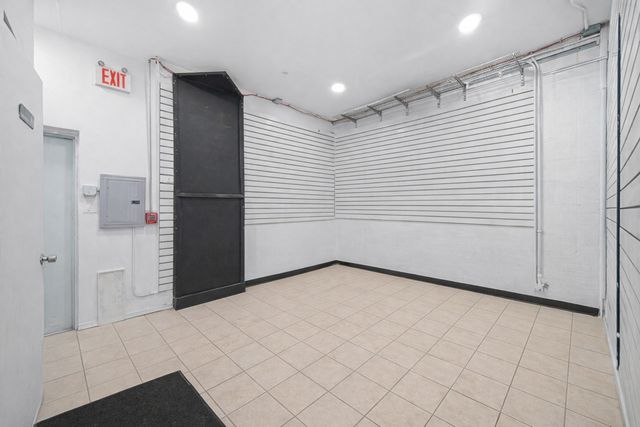 9725 Southwest Highway, Oak Lawn, IL 60453