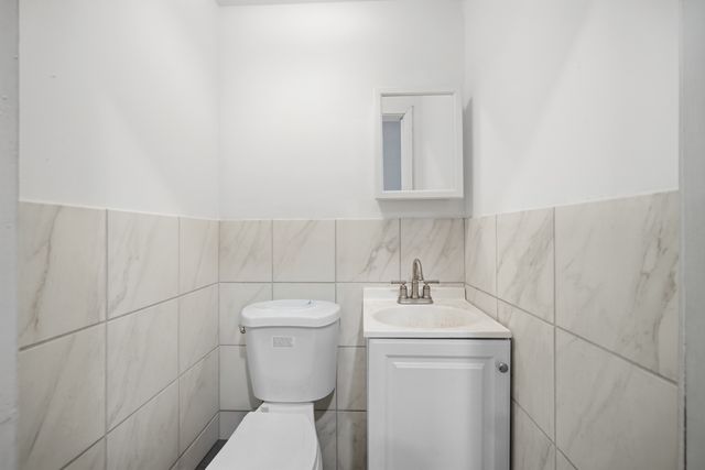 9725 Southwest Highway, Oak Lawn, IL 60453