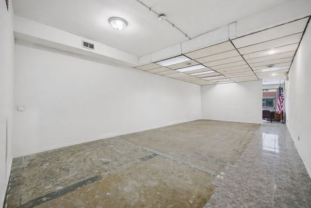 9725 Southwest Highway, Oak Lawn, IL 60453