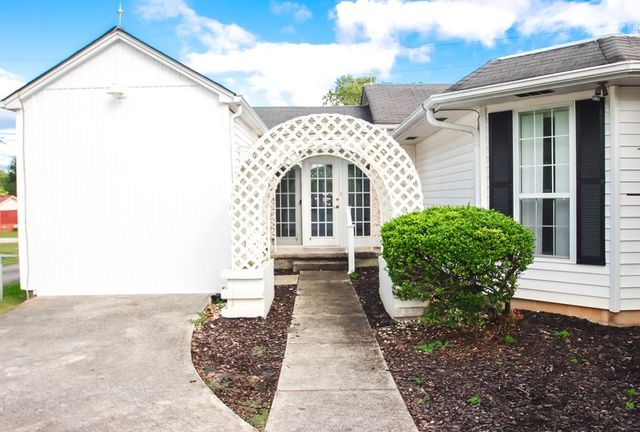 319 Mount View Dr, Sparta, TN 38583