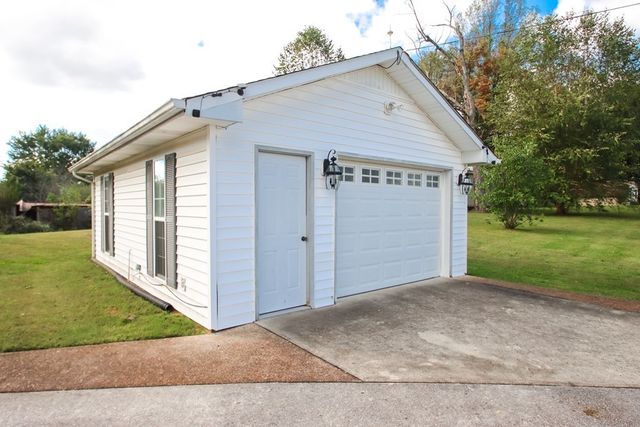 319 Mount View Dr, Sparta, TN 38583