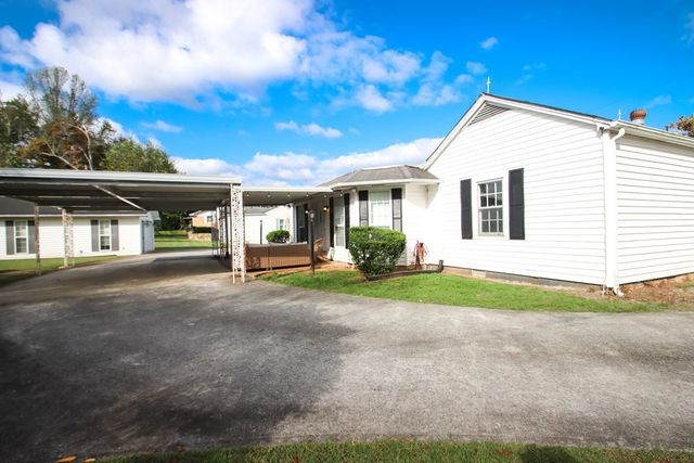 319 Mount View Dr, Sparta, TN 38583