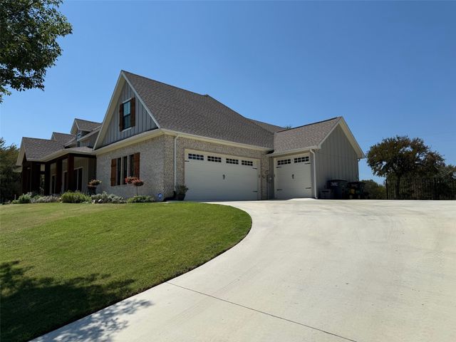 130 Demonbreun Court, Chico, TX 76431