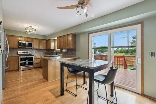 6628 Monticello Court, Johnston, IA 50131