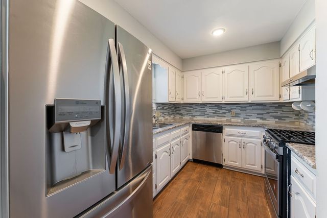 1311 Royal Drive, Bentonville, AR 72712