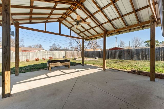 1311 Royal Drive, Bentonville, AR 72712