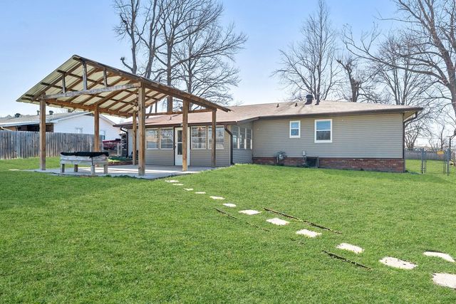 1311 Royal Drive, Bentonville, AR 72712