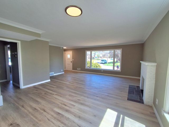 3649 Regent Avenue N, Robbinsdale, MN 55422