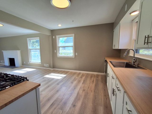 3649 Regent Avenue N, Robbinsdale, MN 55422