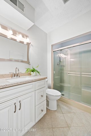 1600 Gardiner Ln 203, Louisville, KY 40205