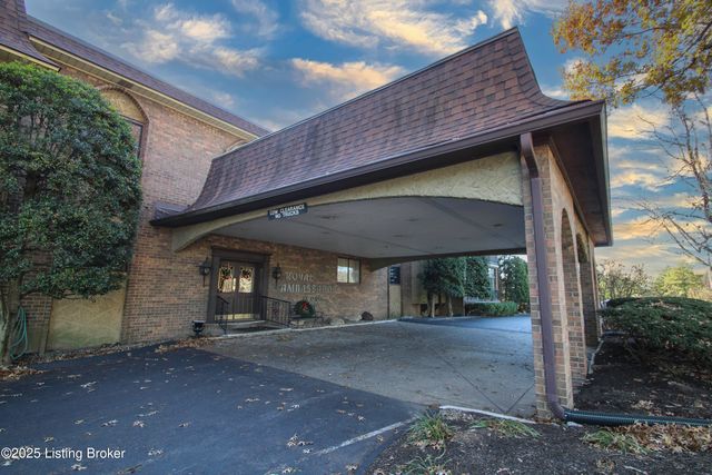 1600 Gardiner Ln 203, Louisville, KY 40205