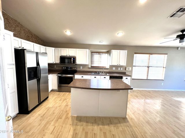 11210 E Pronghorn Avenue, Mesa, AZ 85212