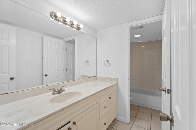 6552 LA MIRADA Drive E 7, Jacksonville, FL 32217