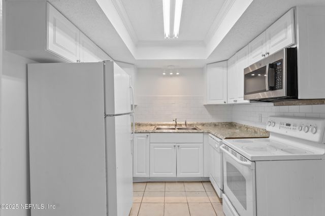 6552 LA MIRADA Drive E 7, Jacksonville, FL 32217