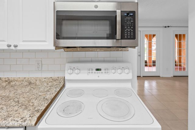 6552 LA MIRADA Drive E 7, Jacksonville, FL 32217