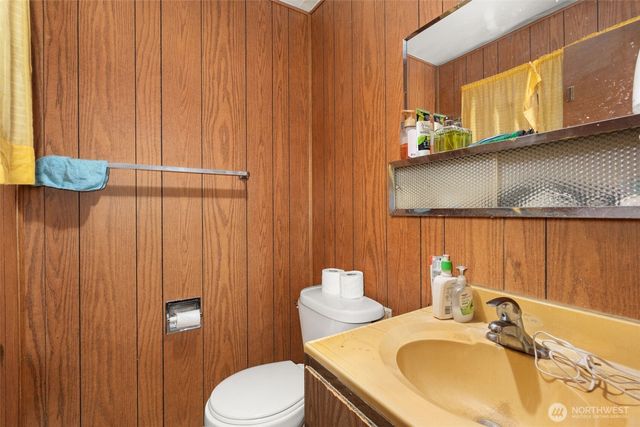 1334 Larch Street, Raymond, WA 98577