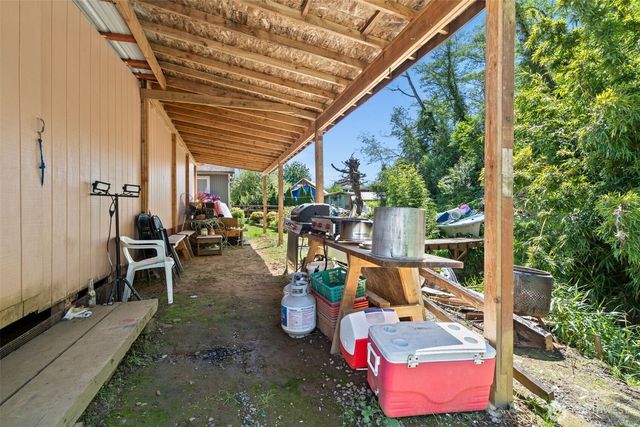 1334 Larch Street, Raymond, WA 98577