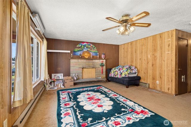 1334 Larch Street, Raymond, WA 98577