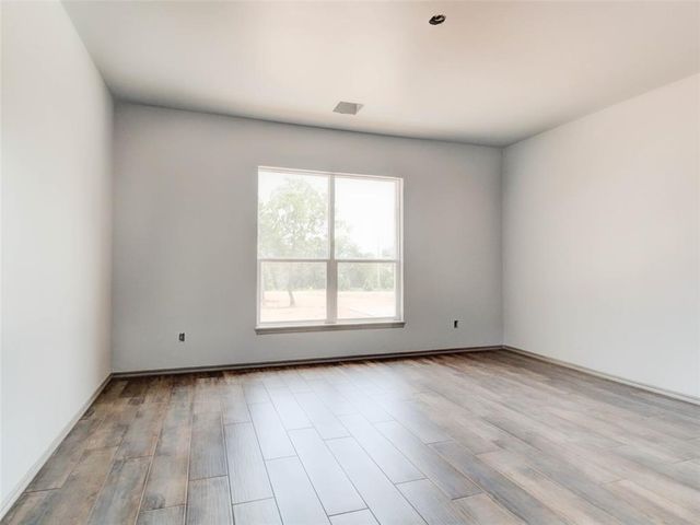 104699 S Secretariat Trail, Mcloud, OK 74851