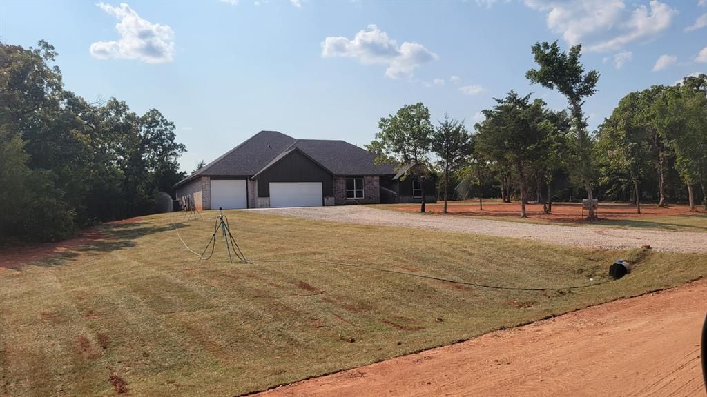 104699 S Secretariat Trail, Mcloud, OK 74851