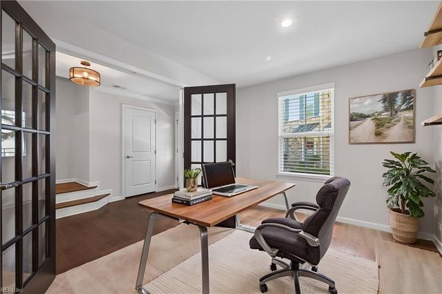 516 Clara LN, Virginia Beach, VA 23451