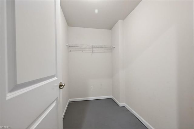 516 Clara LN, Virginia Beach, VA 23451