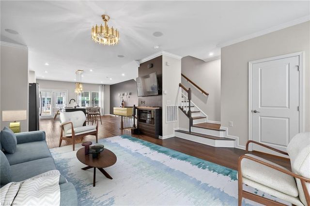 516 Clara LN, Virginia Beach, VA 23451