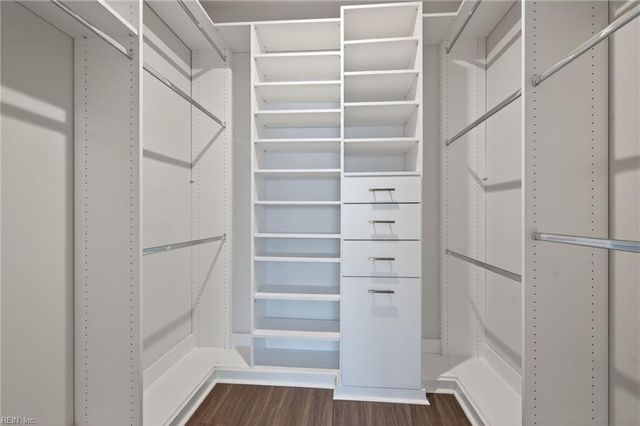 516 Clara LN, Virginia Beach, VA 23451