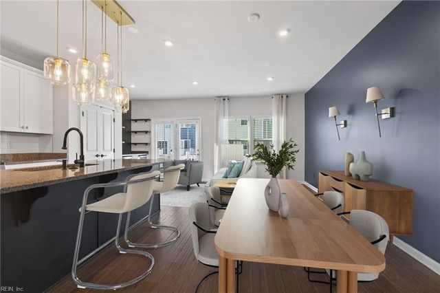 516 Clara LN, Virginia Beach, VA 23451