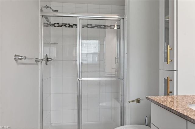 516 Clara LN, Virginia Beach, VA 23451