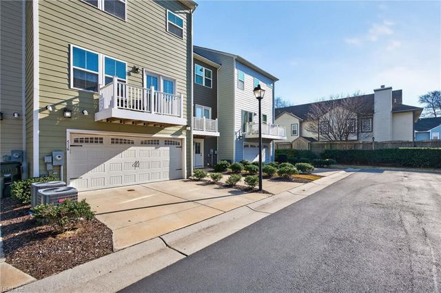 516 Clara LN, Virginia Beach, VA 23451